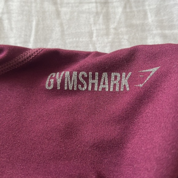 Gymshark xs dark purple leggings with mesh design and pockets on side - Picture 9 of 10